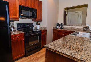 5322-1P Top Floor 1 BR overlooks pool courtyard - - 3