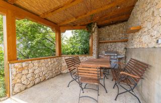 Nice Apartment In Lukovo With Wifi - 2