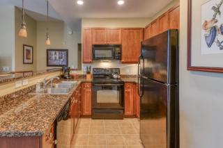 Resort living w pool courtyard & hot tub 6304R2 - 5