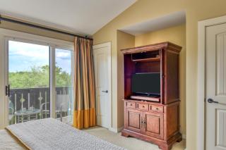 Luxury Suite w kitchenette & balcony-pool 6304L - 3