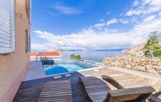 2 Bedroom Lovely Apartment In Lukovo - 3