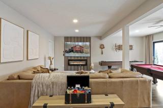 Bruno's NEW~Sauna~HotTub~Shuffleboard/Pool~Firepit - Berkeley Springs - 7