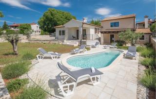 Gorgeous Home In Bale With Wifi - Bale - 0