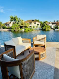 Experience Serenity Luxe 4BDR Lake House 25ft Pool - Elk Grove - 9