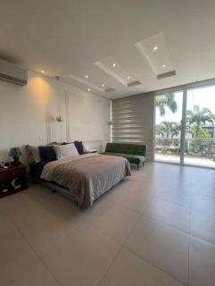 CASA EN SAMBORONDOn - Guayaquil - 2