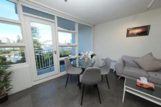 Spectacular Harbour Bridge Views from Lavender Bay - Sidney - 8