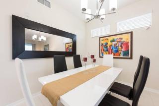 Last Minute Disney Getaway! Private Pool, Hot Tub & Games Room. Book Now! #17262 - Kissimmee - 3