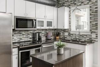 Modern 3-Story Townhome w Rooftop & City Views - Nashville - 1