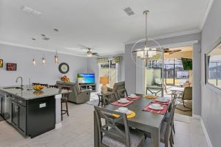 Last Minute Disney Getaway! Private Pool, Hot Tub & Games Room. Book Now! #37798 - Kissimmee - 3