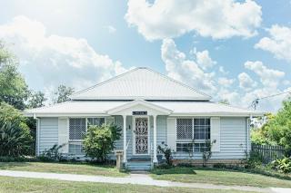 House of Joy 4 Bedroom Central Home with Pool - Coalfalls - 0