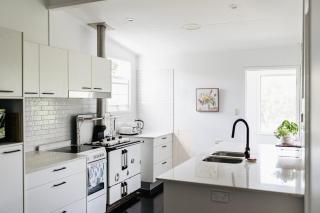 House of Joy 4 Bedroom Central Home with Pool - Coalfalls - 6