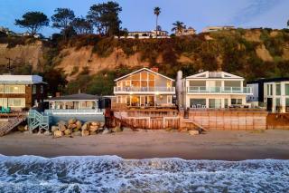 Unbeatable Beachfront Bliss w Ocean Views Luxe Interiors Patio Beach Road - Dana Point - 0