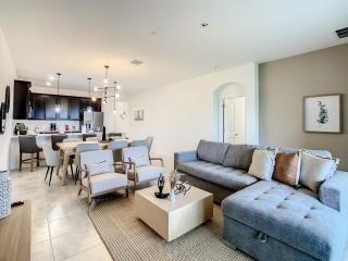 Last Minute Disney Getaway! Private Pool, Hot Tub & Games Room. Book Now! #87993 - Kissimmee - 3