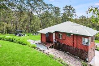 Stylish, Scenic Rural Retreat - Upper Caboolture - 6