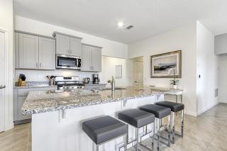 Last Minute Disney Getaway! Private Pool, Hot Tub & Games Room. Book Now! #90431 - Davenport - 1