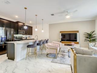 Last Minute Disney Getaway! Private Pool, Hot Tub & Games Room. Book Now! #87973 - Kissimmee - 7
