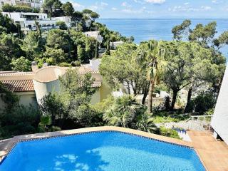6020 VILLA MARTIN, CASA CON INTIMIDAD, MARAVILLOSA VISTA PANORÁMICA A CANYELLES PETITES, ZONA MUY TRANQUILA EN LA COLINA, JARDIN CON ZONA CHILL-OUT. A.A. PARKING - ES-258-82 - Roses - 0