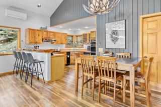 Montane Luxury Vacation Rental at Windcliff home - 4