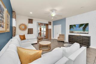 Last Minute Disney Getaway! Private Pool, Hot Tub & Games Room. Book Now! #98667 - Kissimmee - 4
