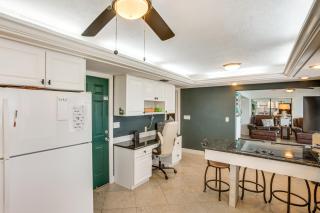 Dock and Outdoor Kitchen Waterfront Cape Coral Home - Cape Coral - 1