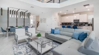 Last Minute Disney Getaway! Private Pool, Hot Tub & Games Room. Book Now! #45331 - Kissimmee - 0