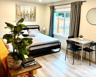 Brand New Modern Apartment - Vancouver - 0