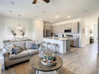 Last Minute Disney Getaway! Private Pool, Hot Tub & Games Room. Book Now! #98297 - Davenport - 0