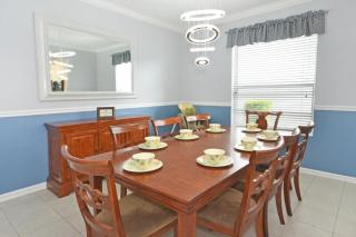 Last Minute Disney Getaway! Private Pool, Hot Tub & Games Room. Book Now! #92425 - Orlando - 3