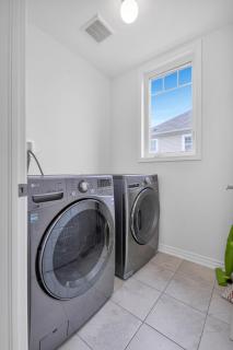 4BR 2 king 3 Queen 6 beds in total 3 GBPS Wi-Fi - Kitchener - 7