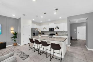 Last Minute Disney Getaway! Private Pool, Hot Tub & Games Room. Book Now! #98677 - Davenport - 2