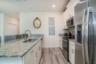Last Minute Disney Getaway! Private Pool, Hot Tub & Games Room. Book Now! #39166 - Kissimmee - 3