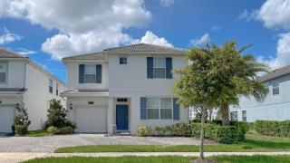 Last Minute Disney Getaway! Private Pool, Hot Tub & Games Room. Book Now! #45325 - Kissimmee - 0