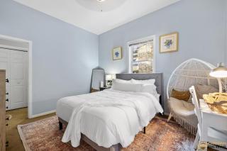 Prime Location Retreat 4 Bedrooms w Parking - Chicago - 7