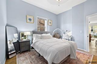 Prime Location Retreat 4 Bedrooms w Parking - Chicago - 8