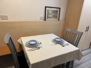 Studio Flat - Plymouth - 6