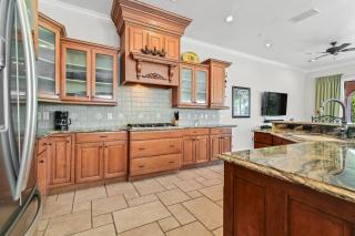 Last Minute Disney Getaway! Private Pool, Hot Tub & Games Room. Book Now! #87729 - Kissimmee - 3