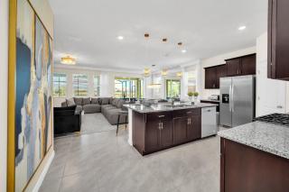 Last Minute Disney Getaway! Private Pool, Hot Tub & Games Room. Book Now! #88701 - Orlando - 1