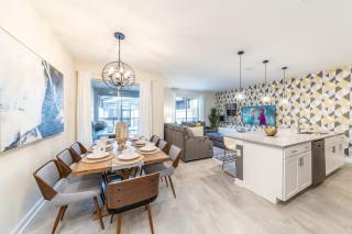 Last Minute Disney Getaway! Private Pool, Hot Tub & Games Room. Book Now! #98613 - Kissimmee - 0