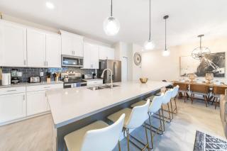 Last Minute Disney Getaway! Private Pool, Hot Tub & Games Room. Book Now! #98613 - Kissimmee - 4