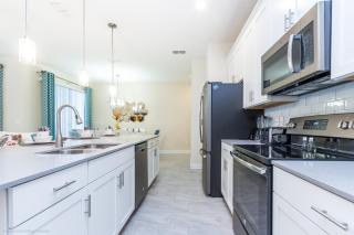Last Minute Disney Getaway! Private Pool, Hot Tub & Games Room. Book Now! #28630 - Kissimmee - 3
