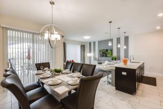 Last Minute Disney Getaway! Private Pool, Hot Tub & Games Room. Book Now! #17254 - Kissimmee - 2