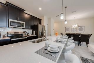 Last Minute Disney Getaway! Private Pool, Hot Tub & Games Room. Book Now! #17254 - Kissimmee - 3