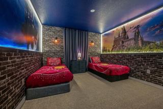 Last Minute Disney Getaway! Private Pool, Hot Tub & Games Room. Book Now! #91409 - Kissimmee - 0