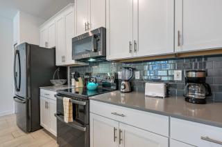 Last Minute Disney Getaway! Private Pool, Hot Tub & Games Room. Book Now! #91409 - Kissimmee - 1