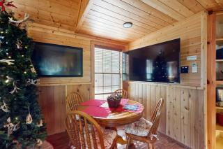 Water-View Cabin with Front Porch, W and D, Streaming - 6