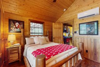 Water-View Cabin with Front Porch, W and D, Streaming - Ledbetter - 2