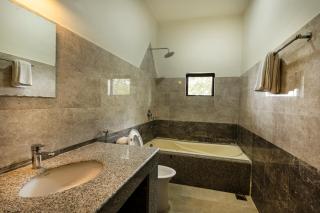 Hotel Parkside & Swimming Pool-Between Greenery and Azure ,Your Perfect Retreat - Chitwan - 6