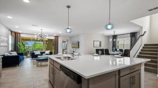 Last Minute Disney Getaway! Private Pool, Hot Tub & Games Room. Book Now! #59733 - Kissimmee - 1
