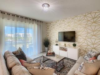 Last Minute Disney Getaway! Private Pool, Hot Tub & Games Room. Book Now! #39476 - Kissimmee - 1