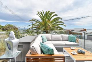 Mount Pleasant - Ocean Views - 3 bedroom with bathtub - 0